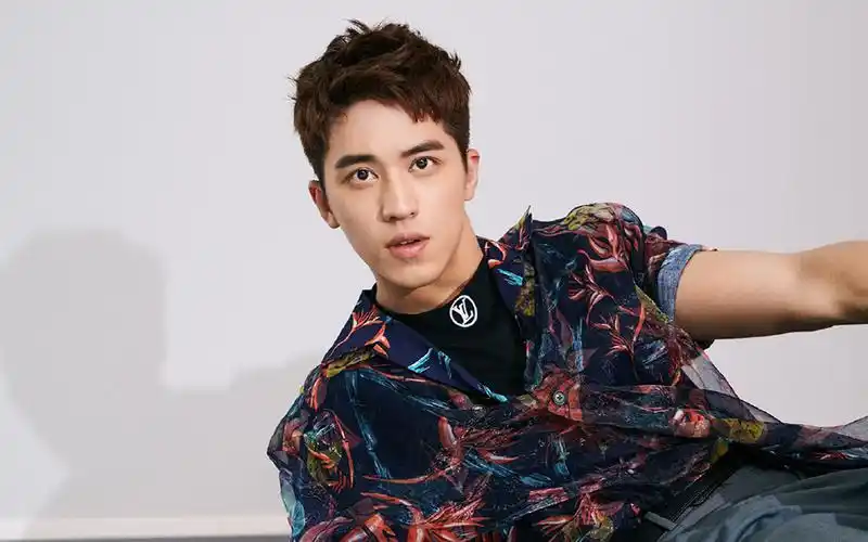 许魏洲帅气写真图片桌面壁纸,大陆明星,时尚,高清,帅哥,魅力,许魏洲