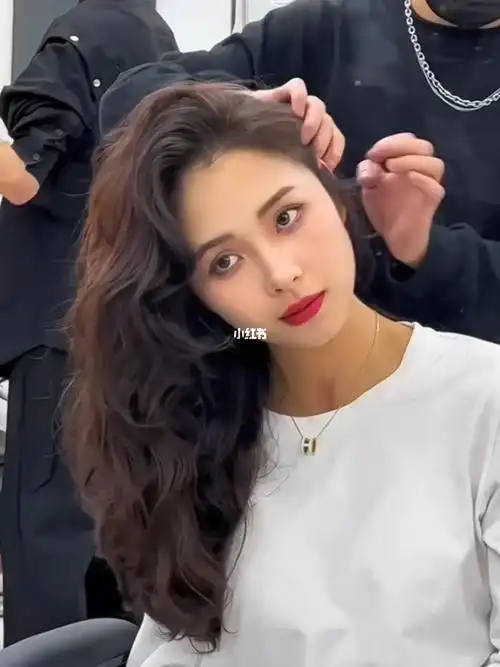 中长发可以参考的浪漫法式卷昆明烫发