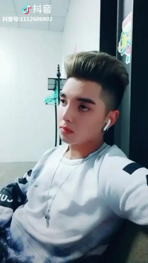 摇啊笑啊桥猛虎队队长韩悦