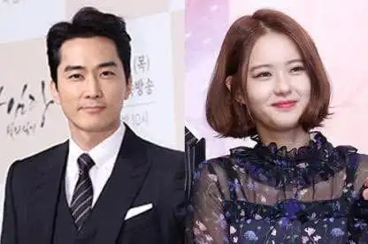 因为在宣布分手之前,宋承宪和一名韩国女艺人高雅拉互动亲密,不过两人
