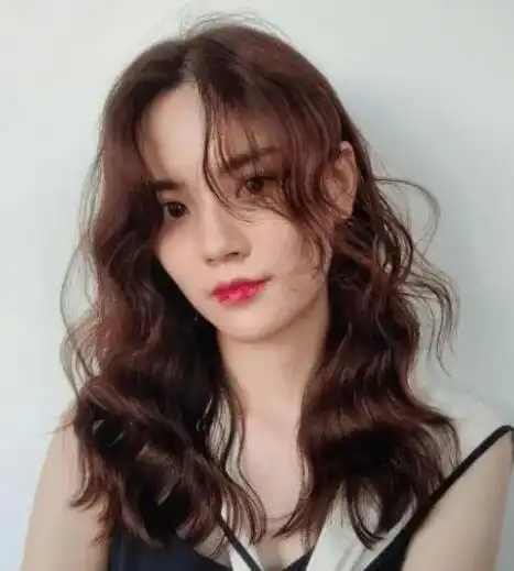 2022烫发最新发型女长发说不定能找到你心仪的发型