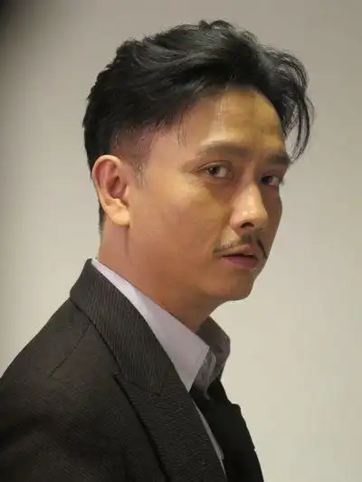 《香草美人》谢君豪演个性军官 风流倜傥魅力足_影音娱乐_新浪网