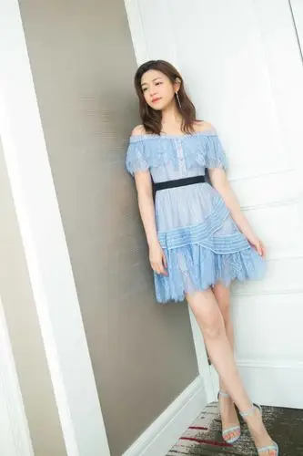 陈妍希一字肩天蓝连衣裙性感高清图片_明星_美桌网