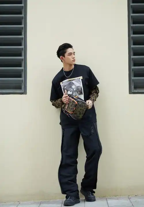 《奔跑吧》黄旭熙大小脚多严重? 一只脚35码, 一只脚45码?