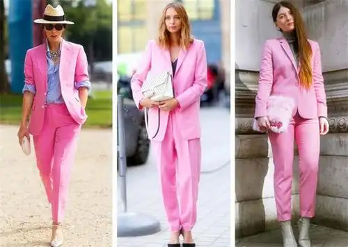 西装套装搭配高跟鞋,粉色套装配上高跟鞋也十分养眼