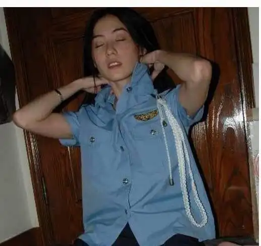 当初万千少女心目当中的白马王子陈冠希风靡一时,一有动静也是出手不