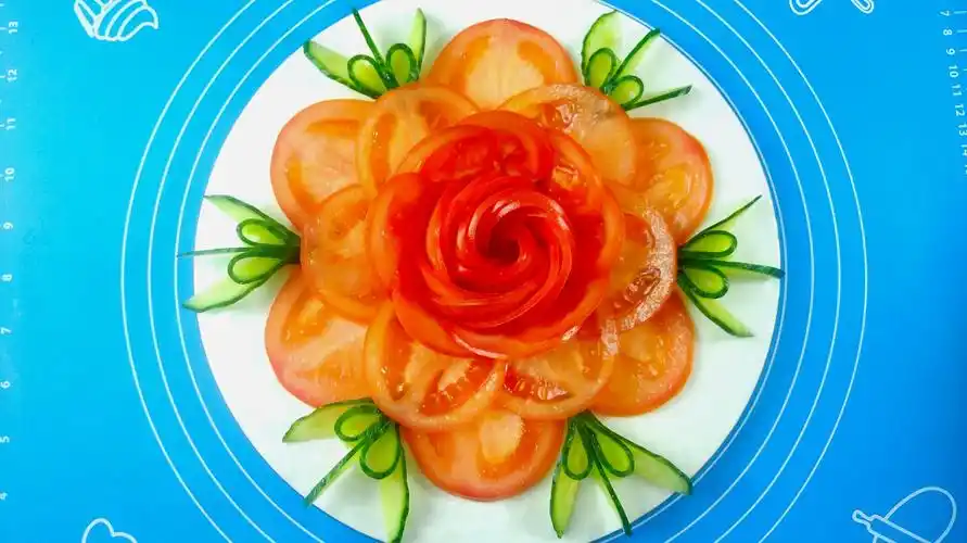 年夜饭用三个西红柿做一道花开富贵,好看又好吃,寓意吉祥如意