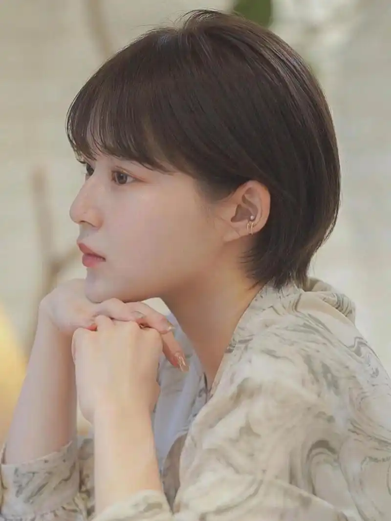 鲍勃头,一种经典而又充满个性的短发发型,无论你是追求时尚潮流的年轻