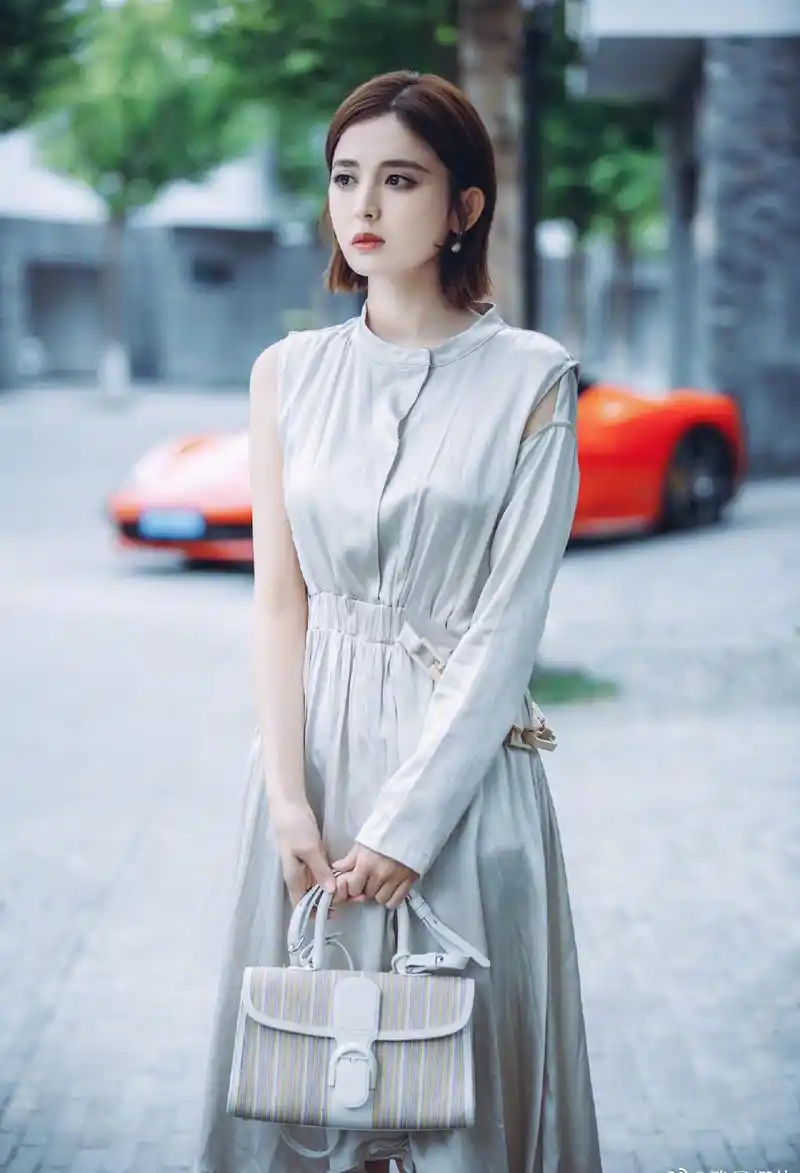 古力娜扎到底是否有演技?还是靠颜值撑场,新剧短发造型灵动俏皮