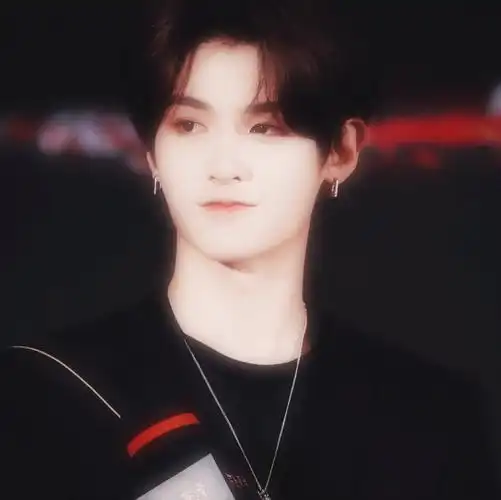 爱豆头像 justin黄明昊