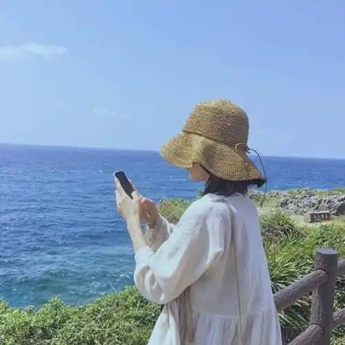 治愈系蓝色风格女生头像背影