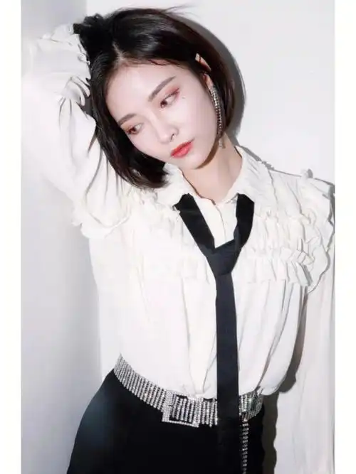 许佳琪的生日竟然跟我同一天827好开心