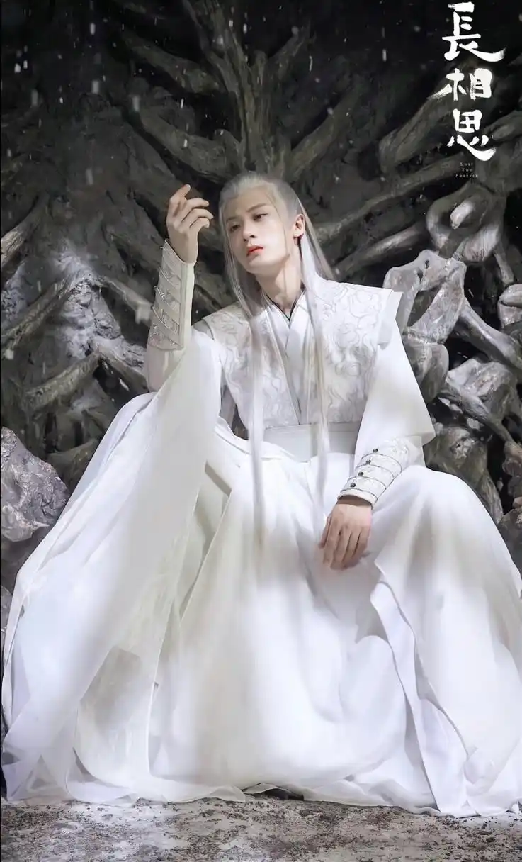 檀健次# 又一次拉高了古装扮相的天花板,他在#电视剧长相思# 中所
