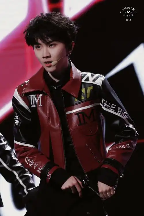 马嘉祺叁重楼暨出道四周年演唱会##马嘉祺 廿一幕启循光赴盛景##饺照