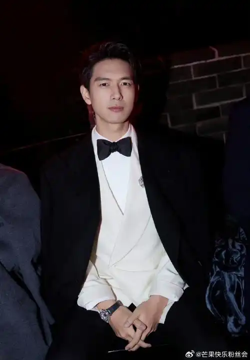 97关注我们77转发本条微博77@三位好友,有机会得李现签名照一张