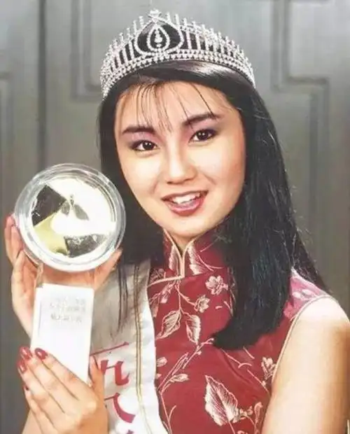 8岁张曼玉个人资料简介:身家上亿却住贫民区