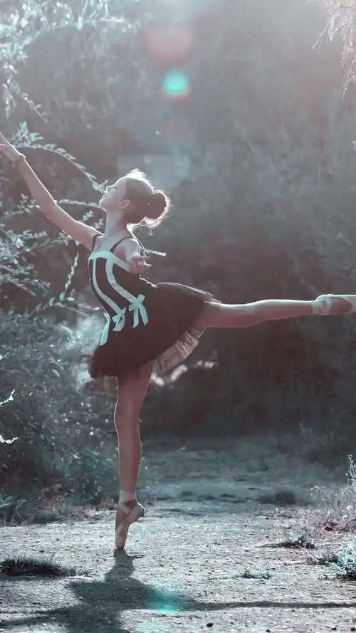 唯美动人舞蹈美女手机壁纸