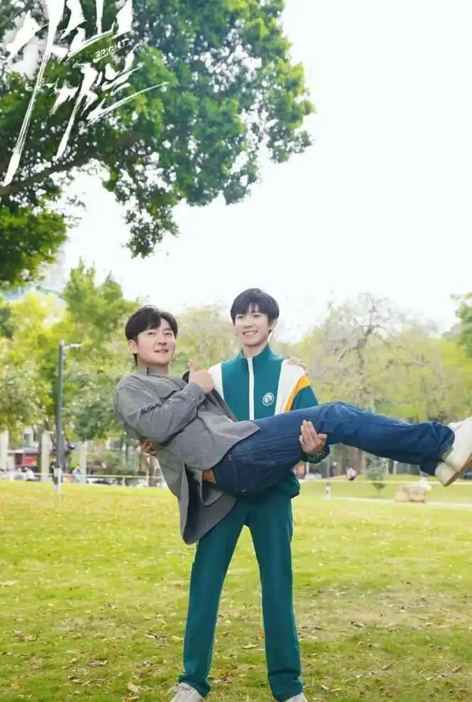 肖战杨洋王源杨颖新剧来了暑期档剧集大战升温