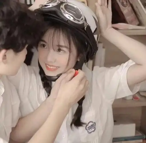 share超甜校园风情侣头像