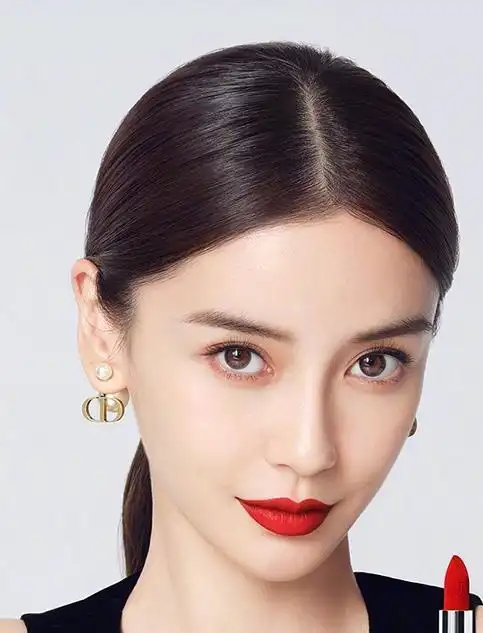 angelababy妆容三要素:底妆要服帖,面部要提亮,眼妆要淡