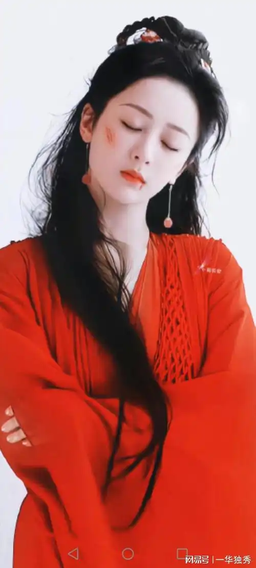 古装剧新花魁杨紫凭两部沉香红透整个暑期