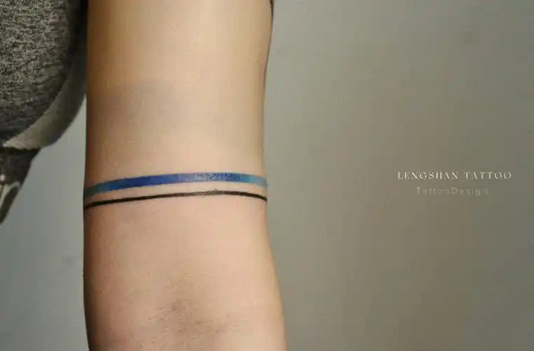 重庆纹身蓝色系渐变臂环