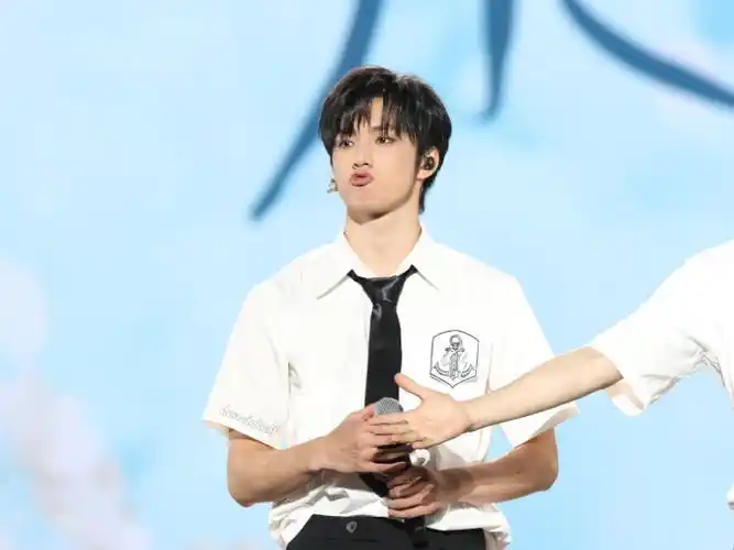 刘耀文重庆演唱会