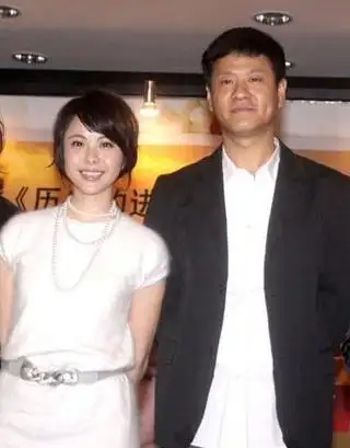 回顾连奕名前妻陈佳妍:离婚后独自带娃拼事业,14年后活出自我