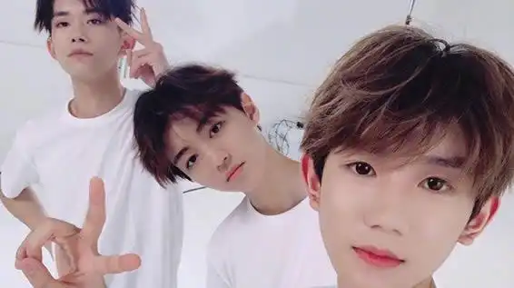 蔡徐坤给tfboys道歉事件怎么回事蔡徐坤家境很好吗