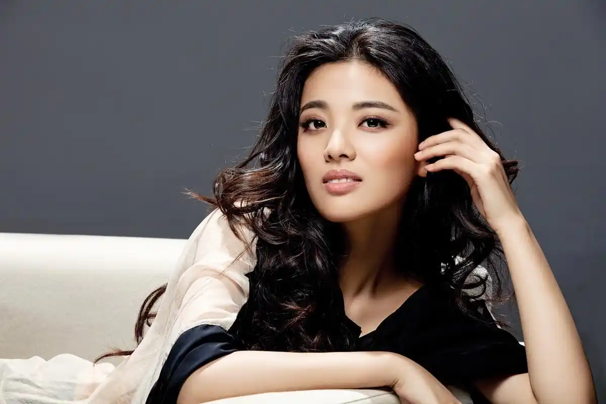 演员 张倩如 见组照