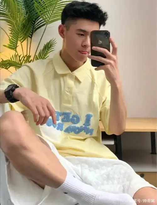 青春感十足的阳光小奶狗,各种色系t恤穿出不一样的少年感味道!