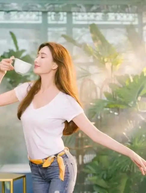 47岁林志玲近照曝光长发飘飘身材爆表仍是完美女神