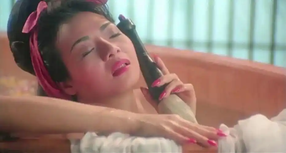 港圈第一代波霸叶子楣,卖点单一却总能让人期待,成功秘诀是什么?