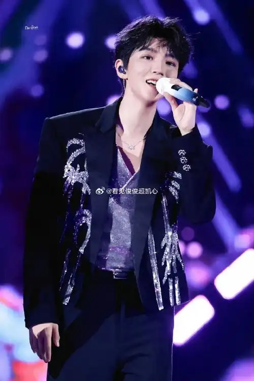 陪王俊凯奔赴每一个十年##王俊凯二十四岁肆意生长##从开始到未来只