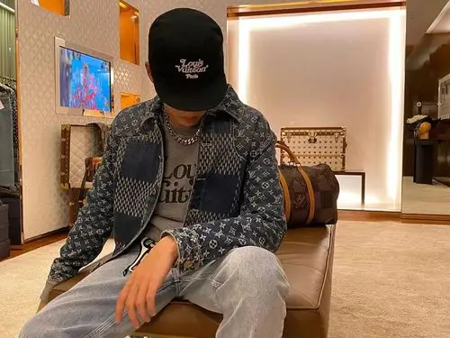 奢侈品牌lv暂停与吴亦凡合作