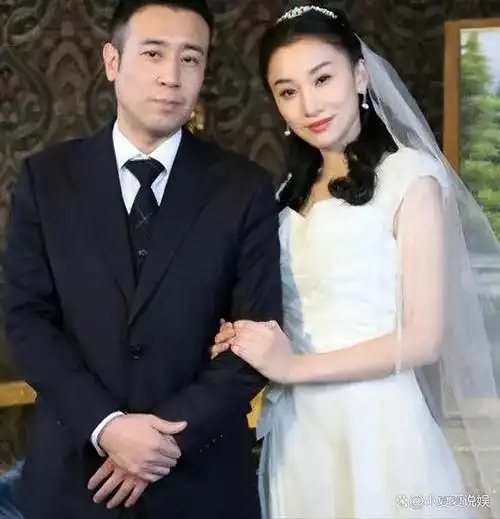 隐瞒了我们那么多年,原来她就是于和伟的妻子,娶一个