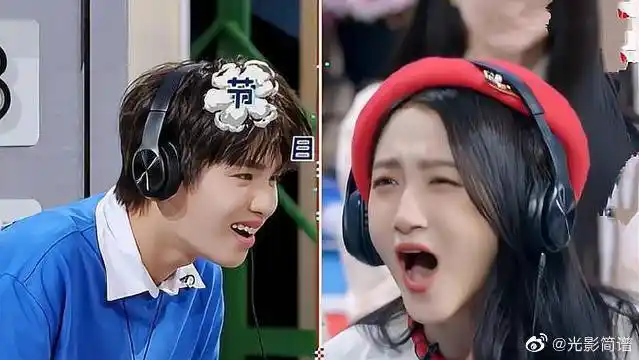 黄明昊戴耳机答题,关晓彤嗓子都喊哑了,这段太精彩