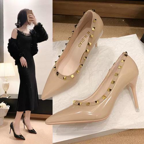 2025春秋季新款百搭法式少女高跟单鞋尖头细跟漆皮舒适婚鞋铆钉鞋