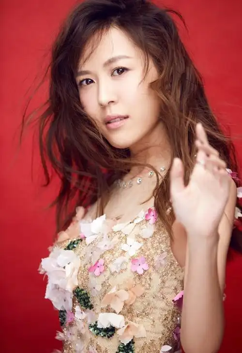 甜美面孔李金铭