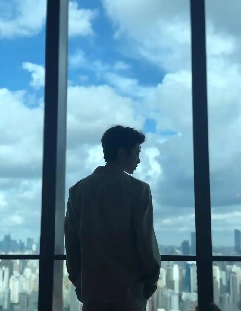 男星侧背影合集,向左转,向右转,谁最让你心动