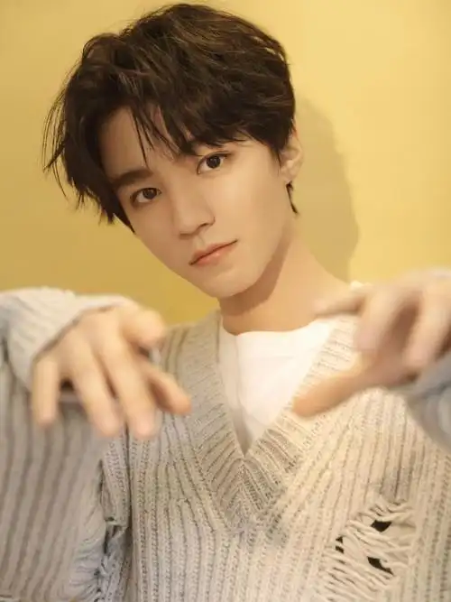 王俊凯二十一岁生日快乐!