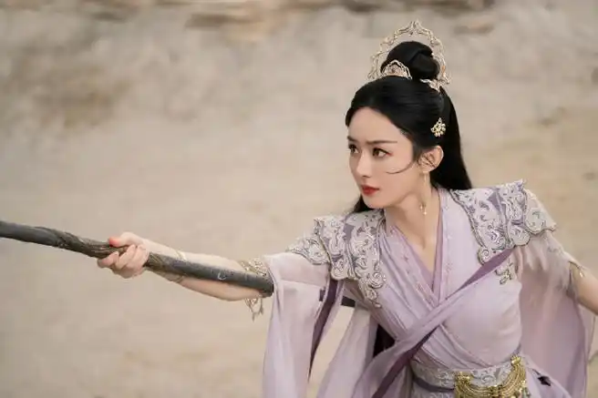 沈璃在爱里生出了神性##赵丽颖紫纱古装##与凤行三界茶话会