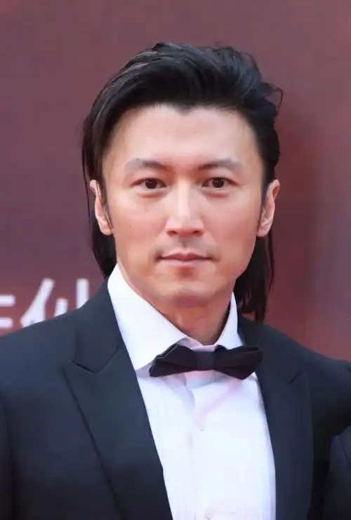 华表奖男星怼脸生图遍地是普男苏有朋韩庚发福王一博脸肿