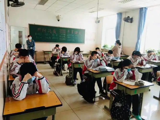 不负读书好春光 昌平区实验学校迎来高三开学第一天(副本)