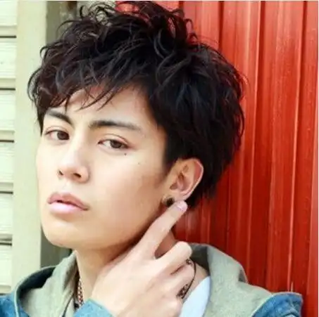 男士凌乱短发发型图片 示范男生个性凌乱短发如何扎(3)