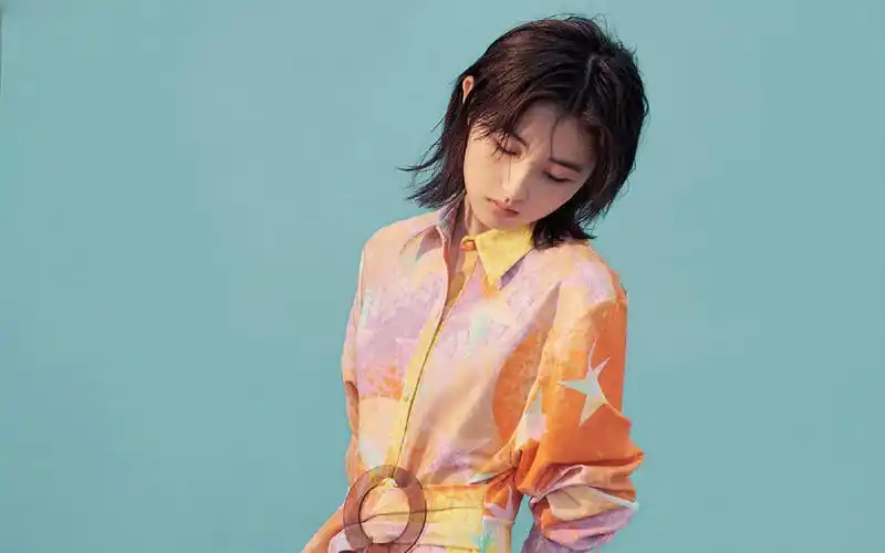 张子枫杂志封面写真图片桌面壁纸