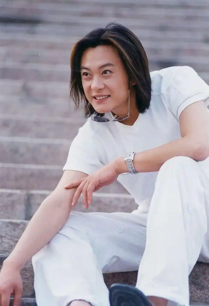 王斑经纪人是谁 王斑经纪公司电话