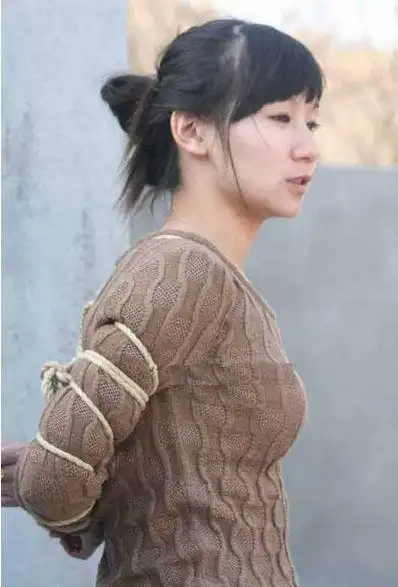 实拍20岁左右的美女死刑犯的最后一夜