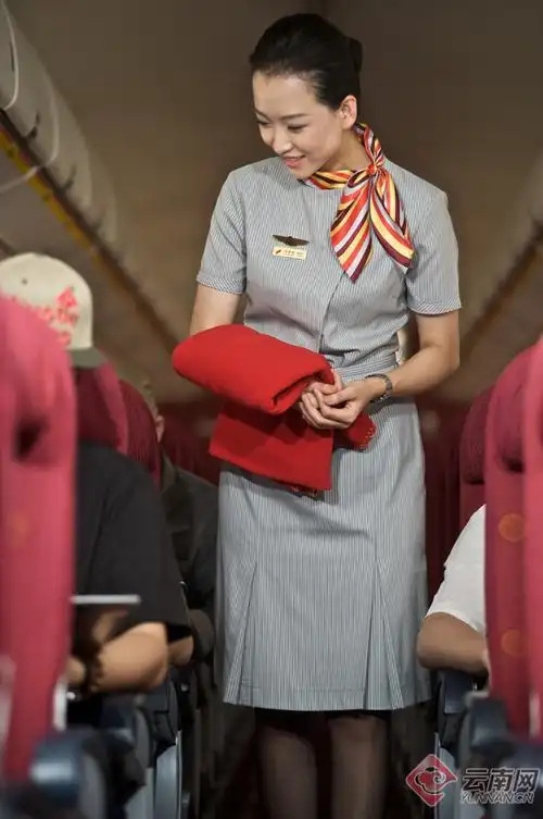 祥鹏航空乘务员许婵娟:认真工作 坚守岗位21载_高铁乘务员招聘|高铁招