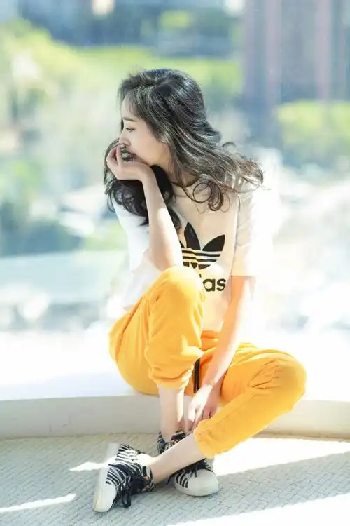 杨幂清爽运动风写真图片